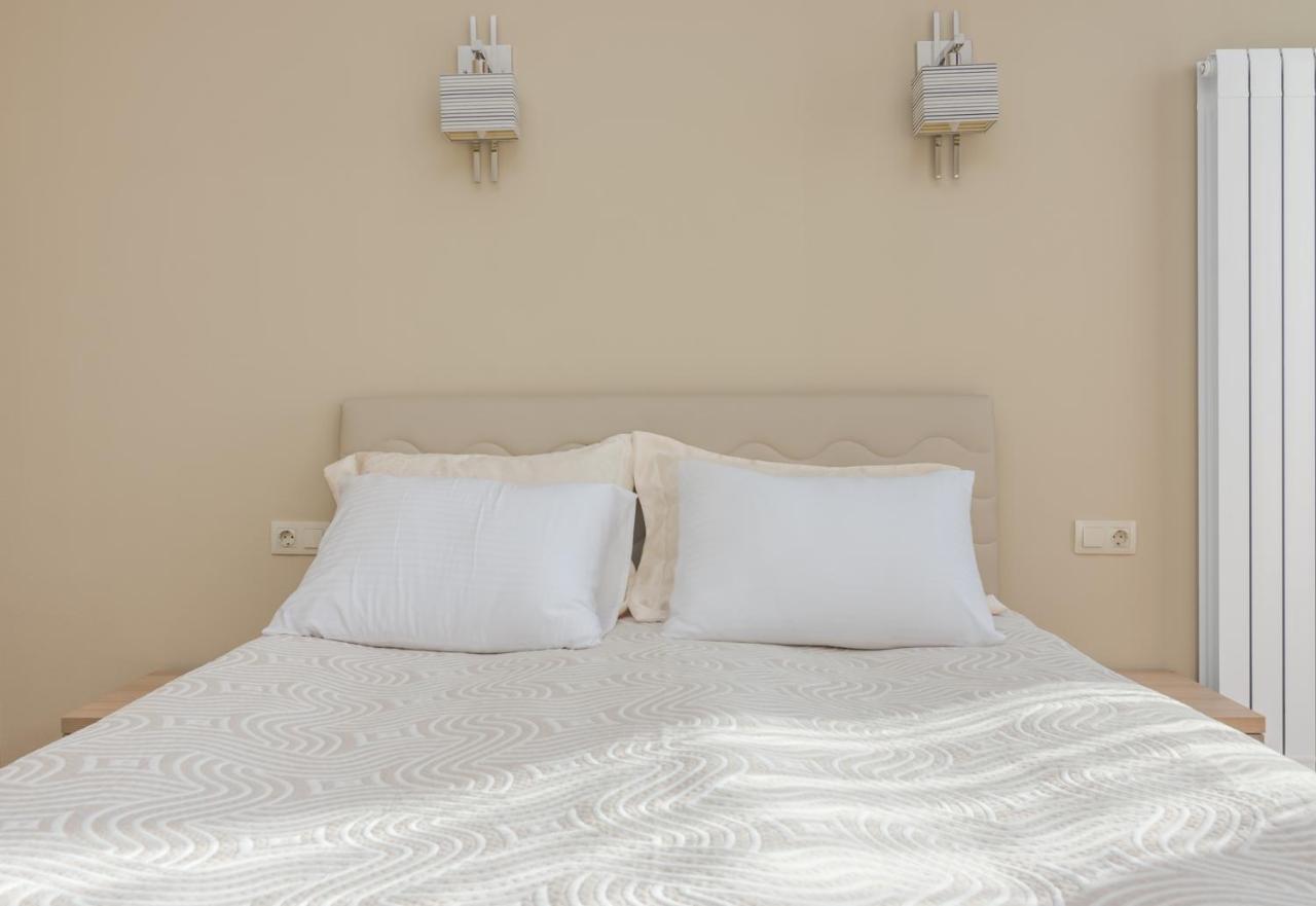 Hotel Alexandria Saguramo Dış mekan fotoğraf