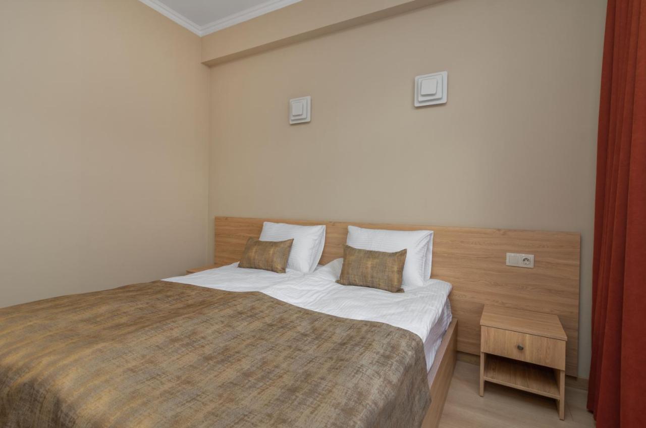Hotel Alexandria Saguramo Dış mekan fotoğraf