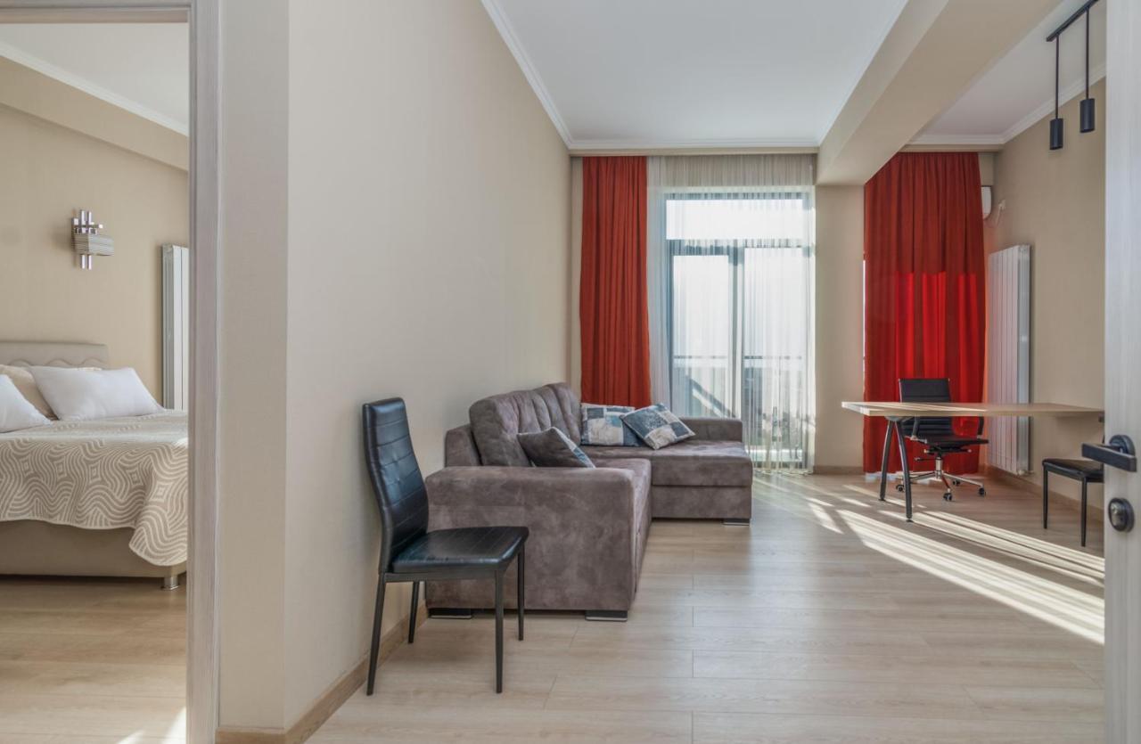 Hotel Alexandria Saguramo Dış mekan fotoğraf