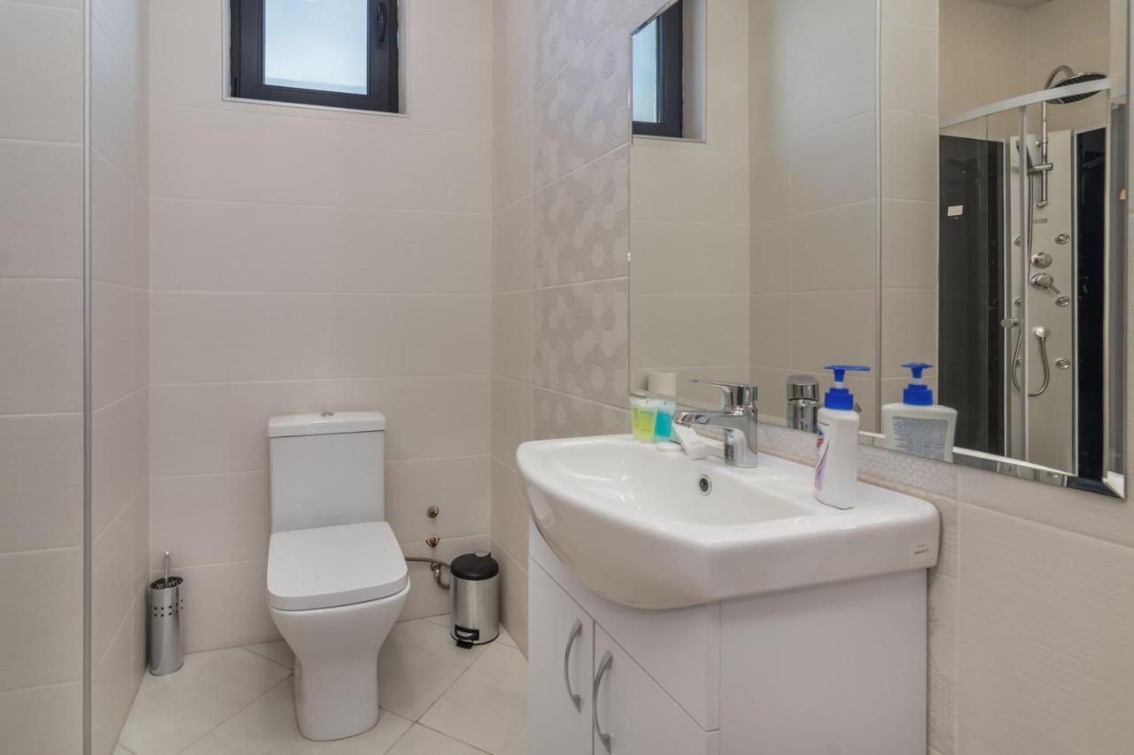 Hotel Alexandria Saguramo Dış mekan fotoğraf