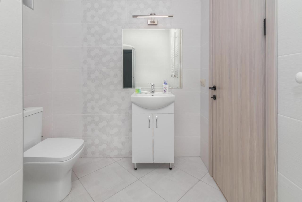Hotel Alexandria Saguramo Dış mekan fotoğraf
