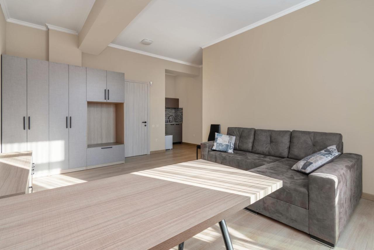 Hotel Alexandria Saguramo Dış mekan fotoğraf