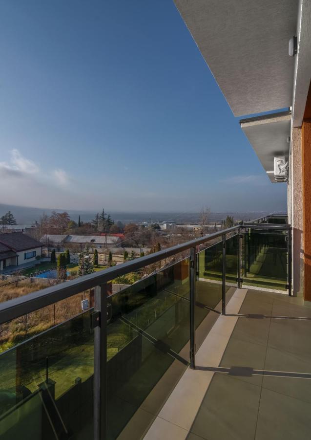 Hotel Alexandria Saguramo Dış mekan fotoğraf