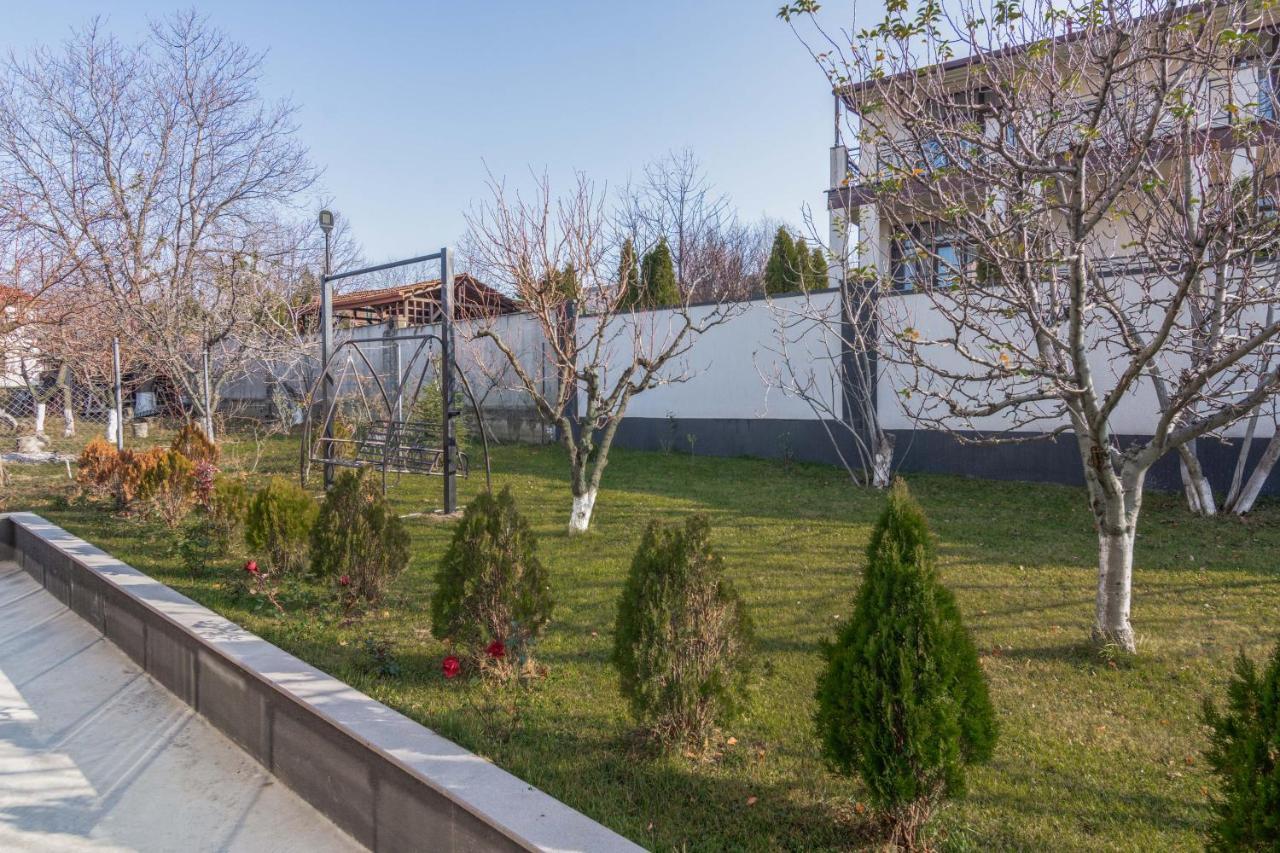 Hotel Alexandria Saguramo Dış mekan fotoğraf
