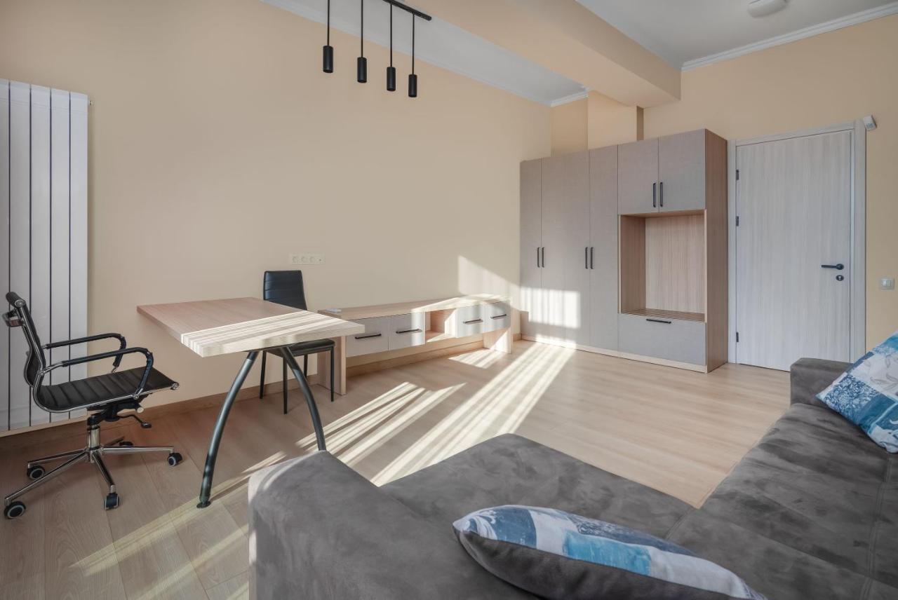 Hotel Alexandria Saguramo Dış mekan fotoğraf