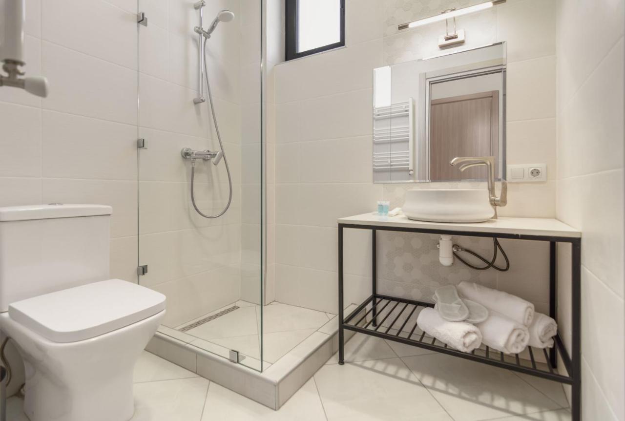 Hotel Alexandria Saguramo Dış mekan fotoğraf