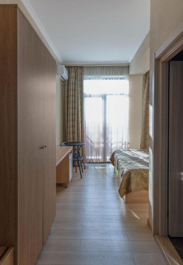 Hotel Alexandria Saguramo Dış mekan fotoğraf