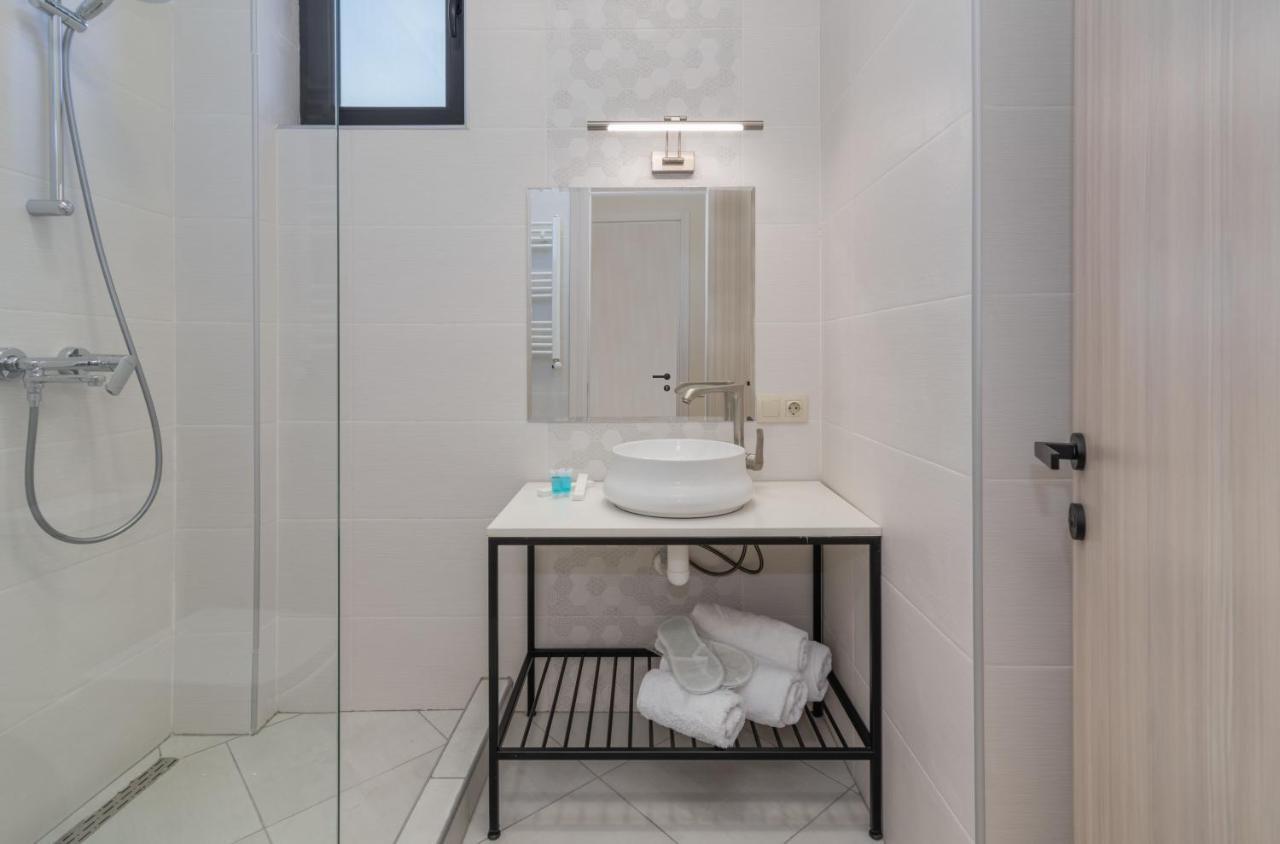 Hotel Alexandria Saguramo Dış mekan fotoğraf