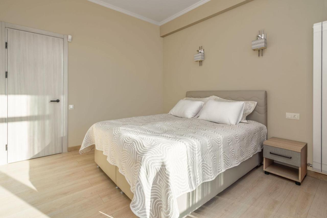 Hotel Alexandria Saguramo Dış mekan fotoğraf