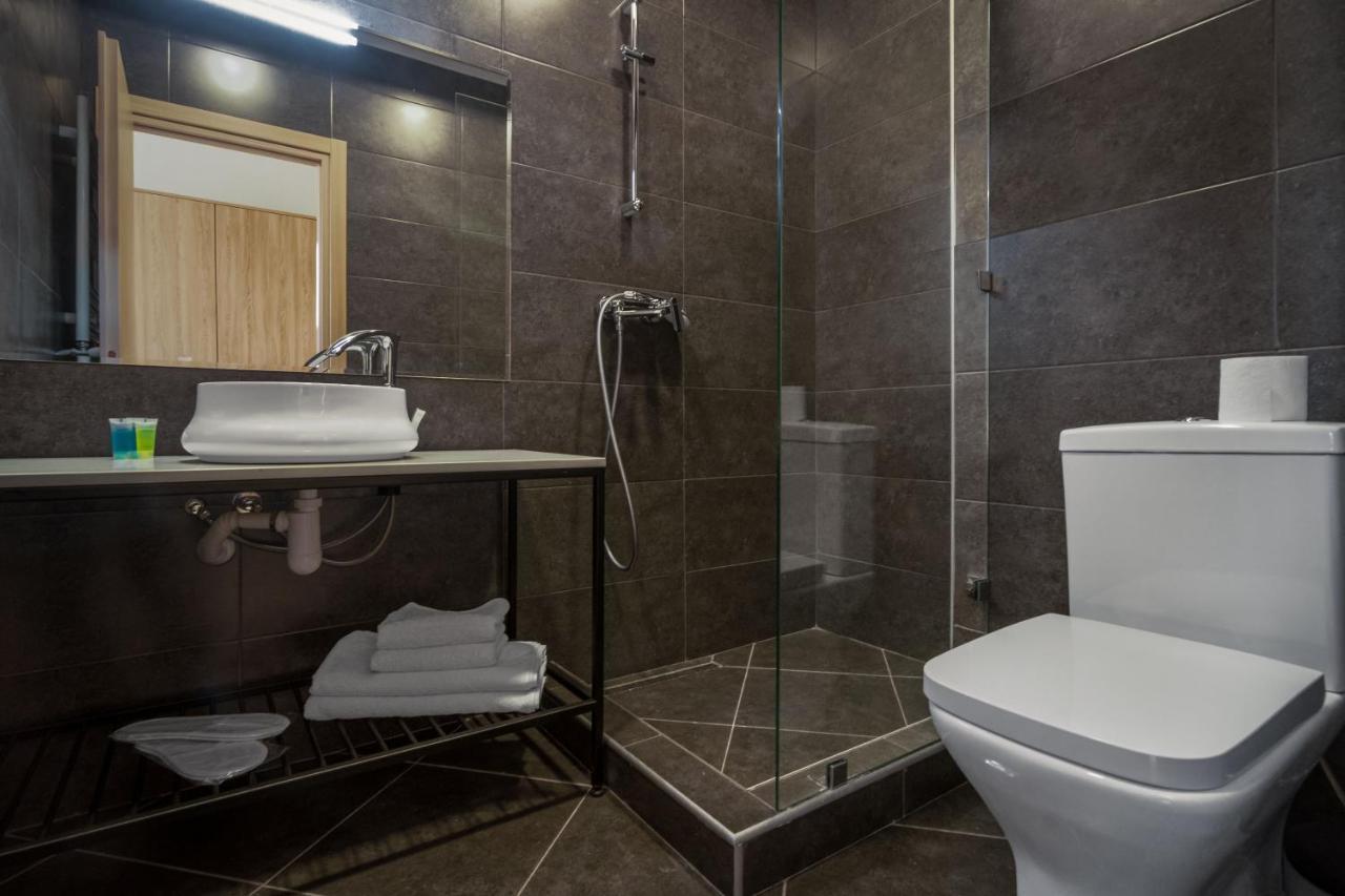 Hotel Alexandria Saguramo Dış mekan fotoğraf