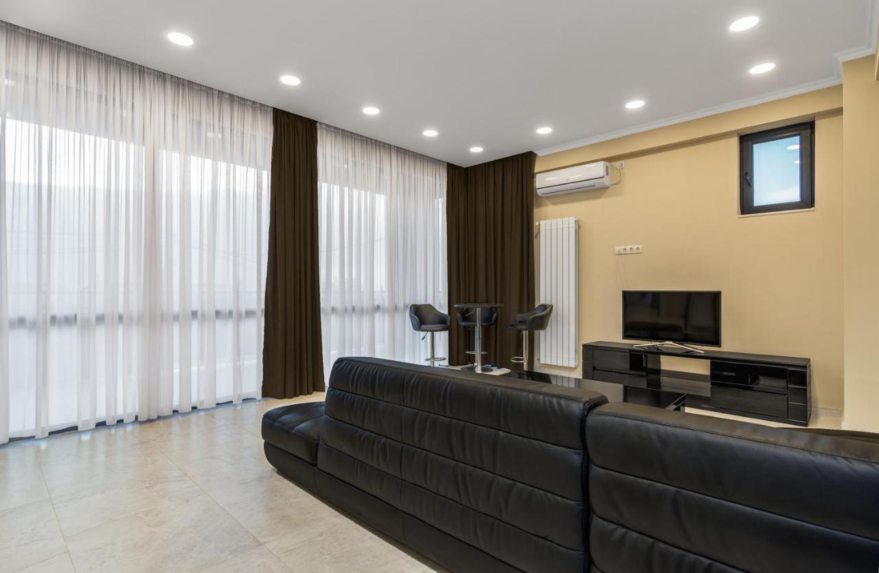 Hotel Alexandria Saguramo Dış mekan fotoğraf