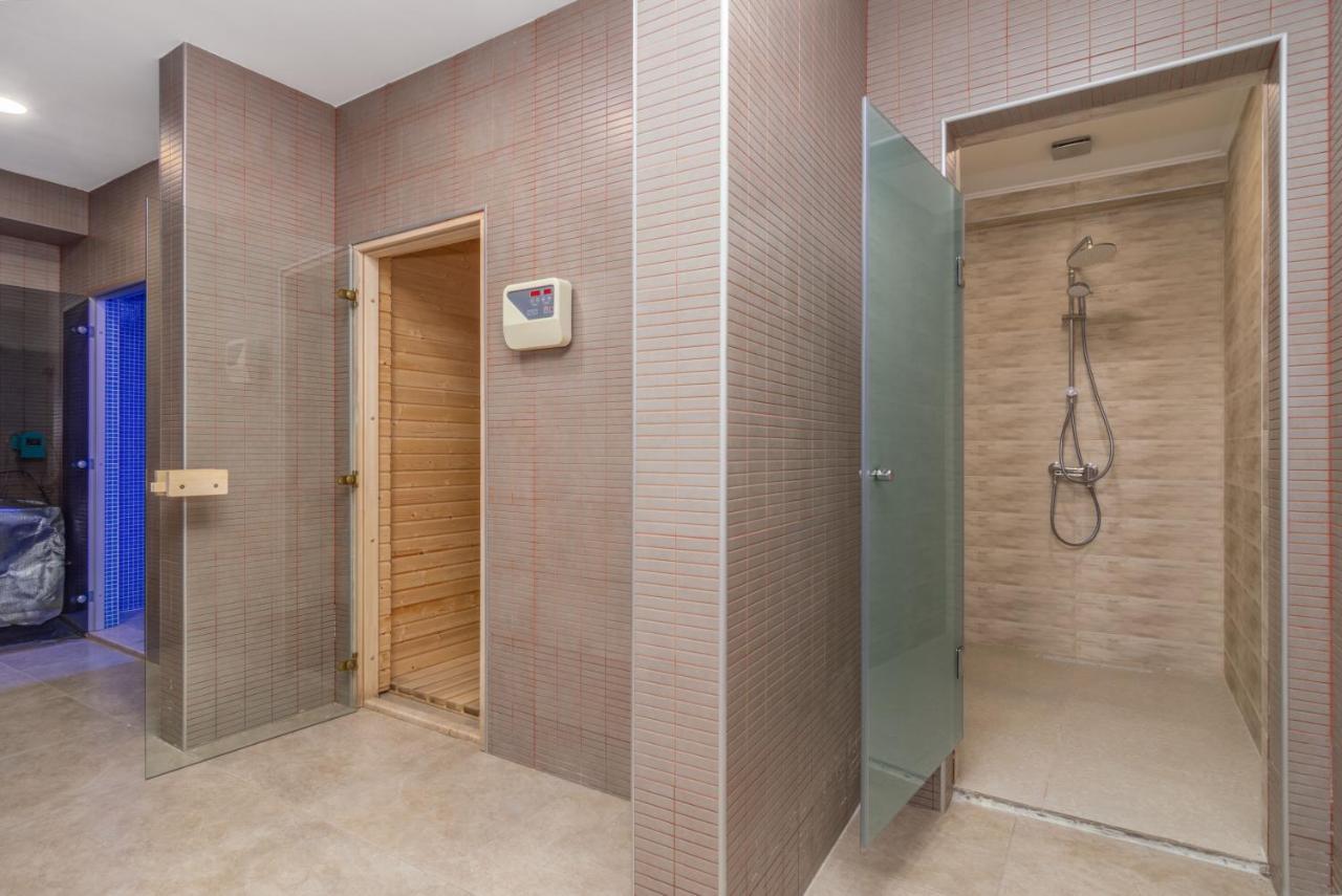 Hotel Alexandria Saguramo Dış mekan fotoğraf