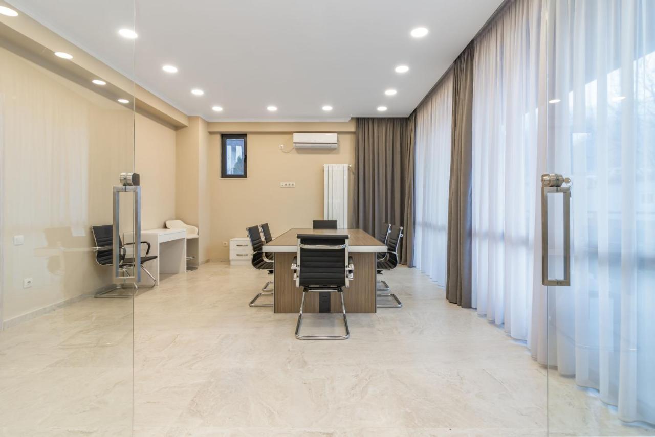 Hotel Alexandria Saguramo Dış mekan fotoğraf