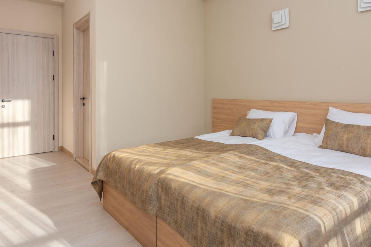 Hotel Alexandria Saguramo Dış mekan fotoğraf
